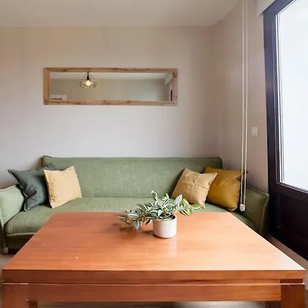 Cozy Apartment, Free Parking, Terrace & Views * 莫纳奇尔