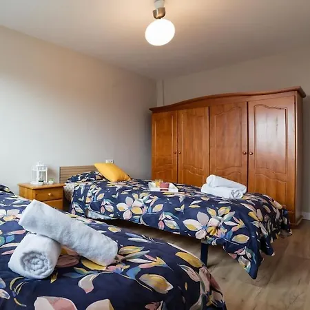 Cozy Apartment, Free Parking, Terrace & Views 公寓 *