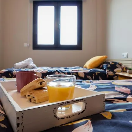 公寓 Cozy Apartment, Free Parking, Terrace & Views 莫纳奇尔