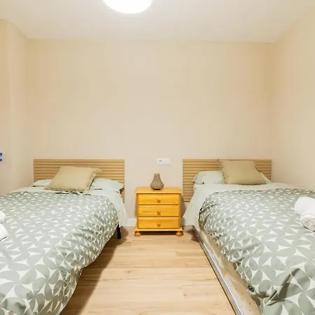 Cozy Apartment, Free Parking, Terrace & Views Apartment