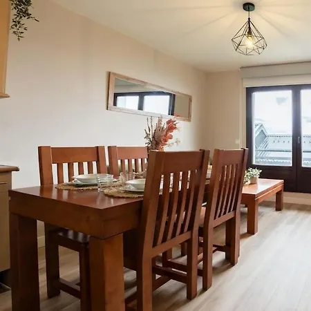 Apartment Cozy Apartment, Free Parking, Terrace & Views